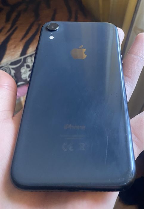 Продам Айфон xr.