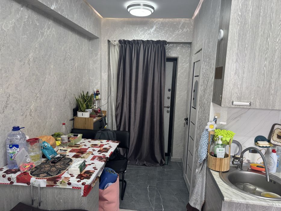 Yunusobod 13 kv 1 xonali 28 m² uy sotiladi srochno