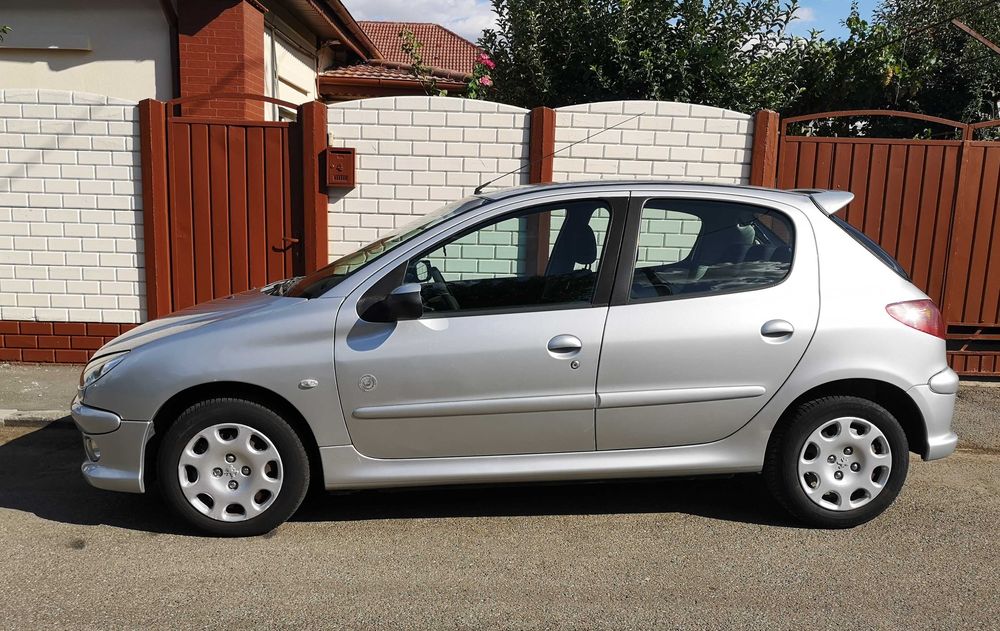 Autoturism Peugeot 206