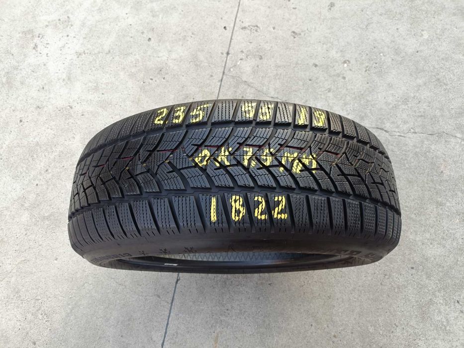 O anvelopa iarna 235 55 19 dunlop winter sport 5 profil de 7,5 mm