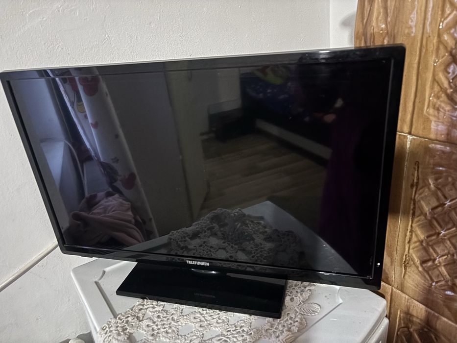 Televizor smart de vanzare aproape nou