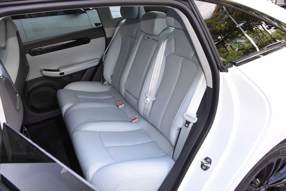 Leapmotor C01 REEV 216km 2025 | Avtosalondan choyxona - sovg'aga!