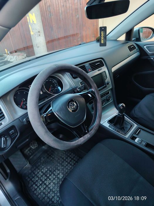 Vând golf 7 din 2016 motor 1,6 tdi 110 cp km 172600