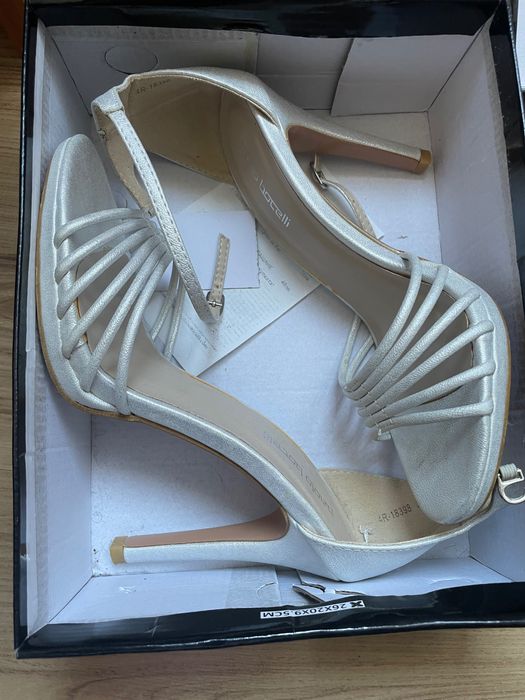 Дамски високи сандали