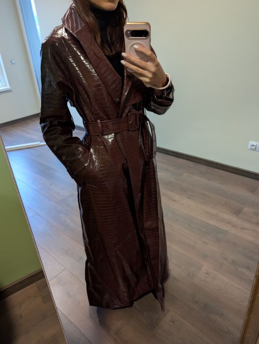 Дълъг кожен шлифер