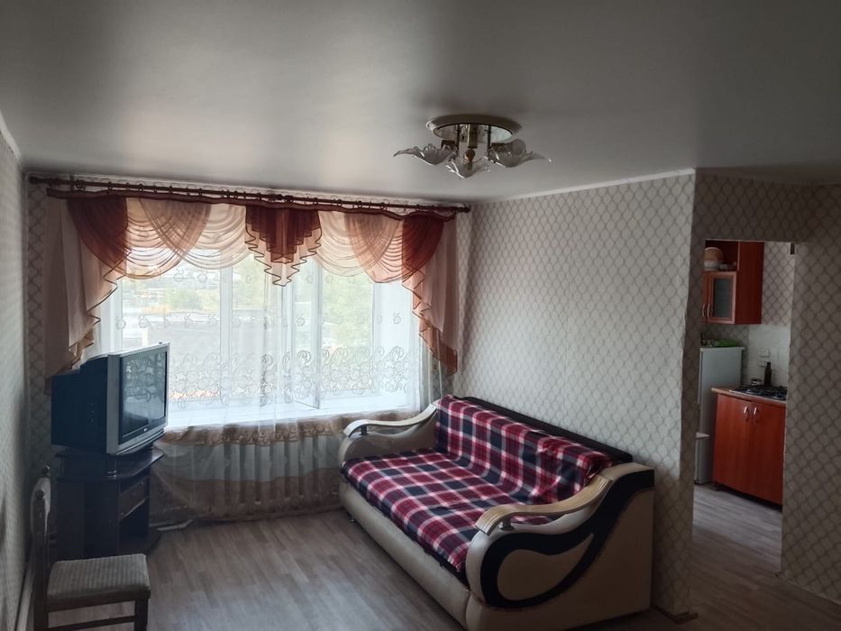 Сдается 1 комнатная квартира за 80.000 + ком.услуга