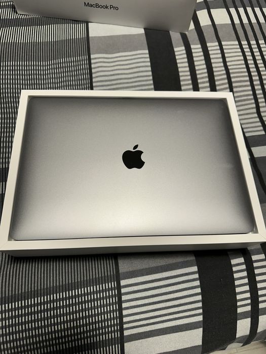 MacBook Pro de 13 inchi
