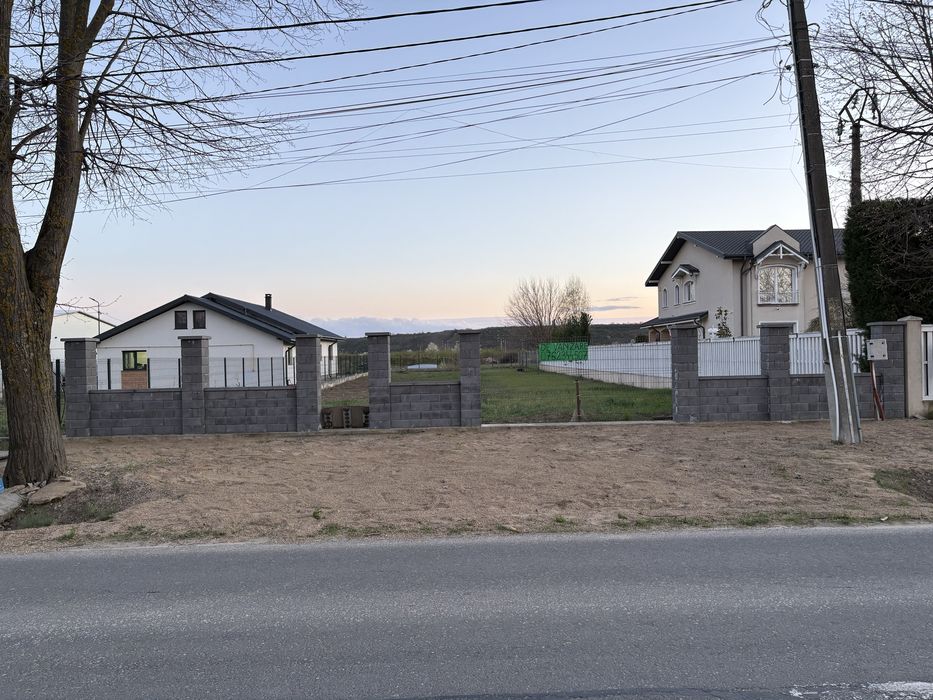 Teren, Loc casa Vernesti/Buzau, la sosea, Imprejmuit Gard Nou, 1000 m², Gaze, Apa, Curent 380 V/220 V