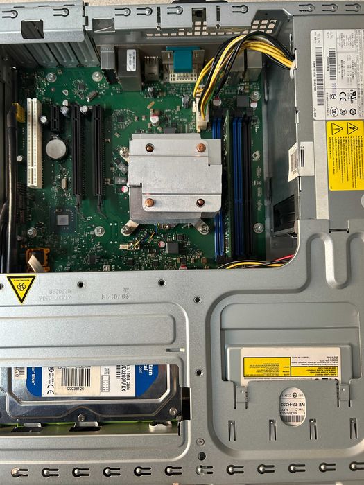 Компютър Fujitsu ESPRIMO E700 E90+