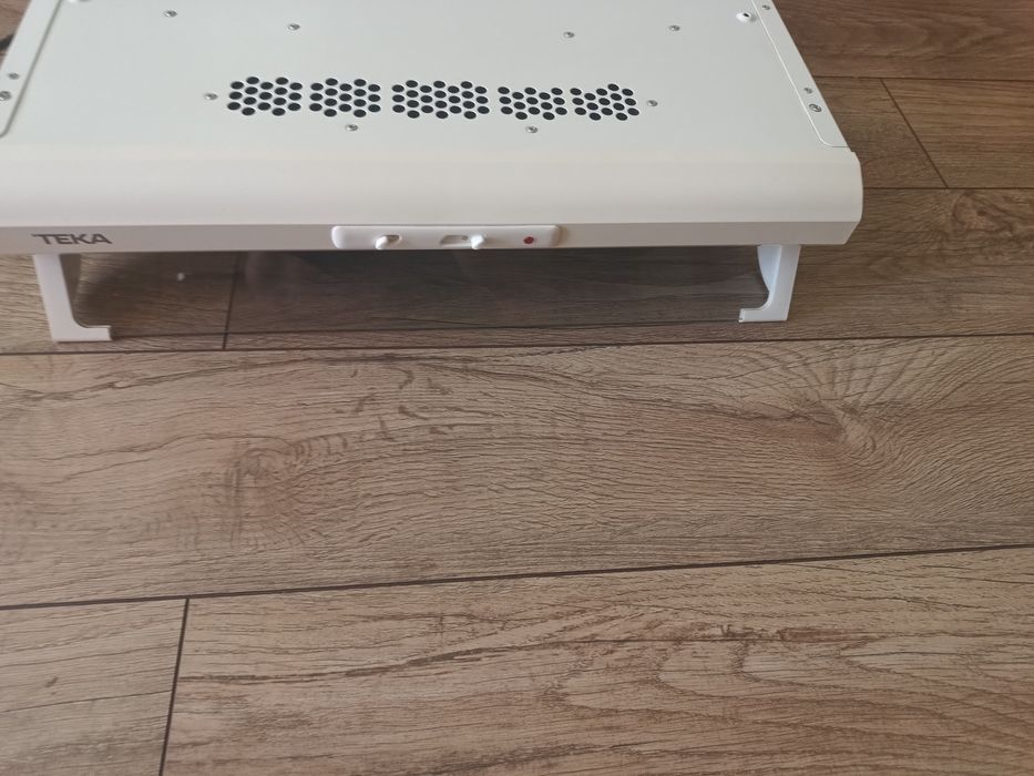 Продавам Аспиратор ТЕКА C6420