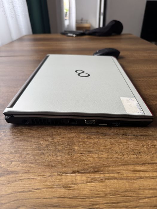 Laptop Fujitsu Lifebook E746 – 16GB RAM, SSD 256GB, Stare impecabila