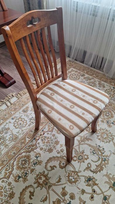 Комплект из 8 стульев