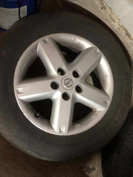 Джанти с гуми за Нисан 16 цола