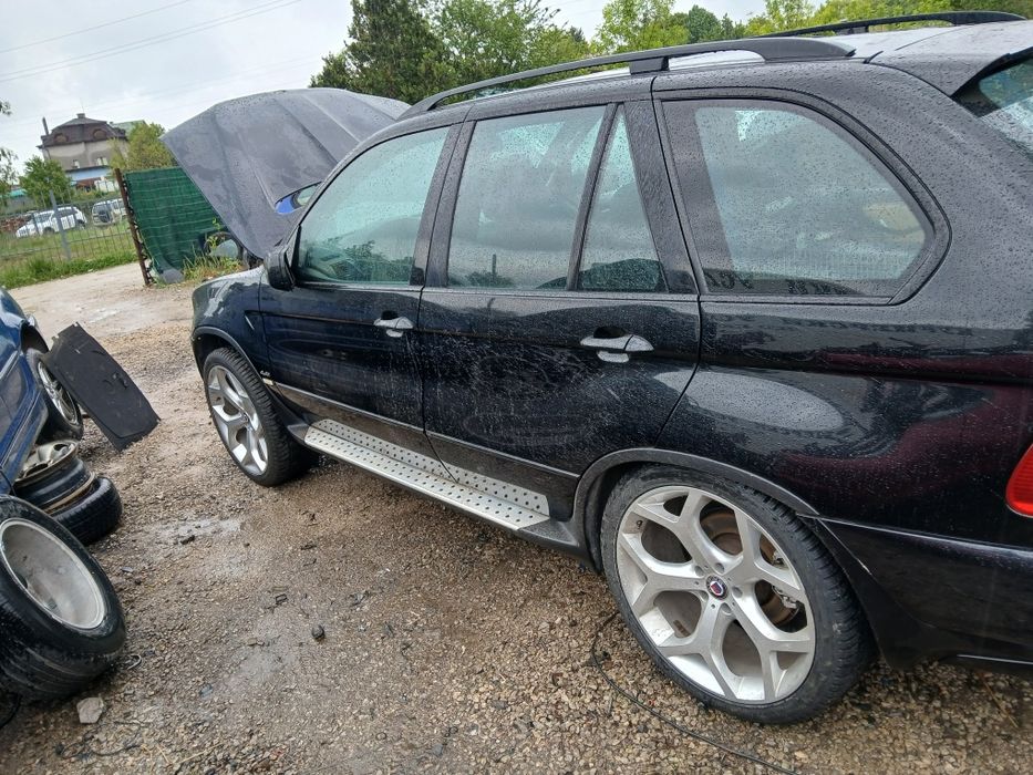 BMW E53 X5 4.4 320коня