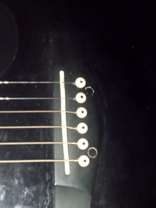 Гитара в хорошом состояние