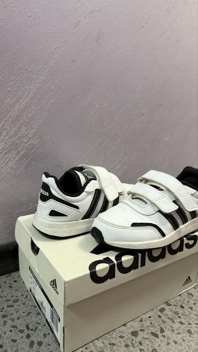 Addidas оригинални детски маратонки + кутия