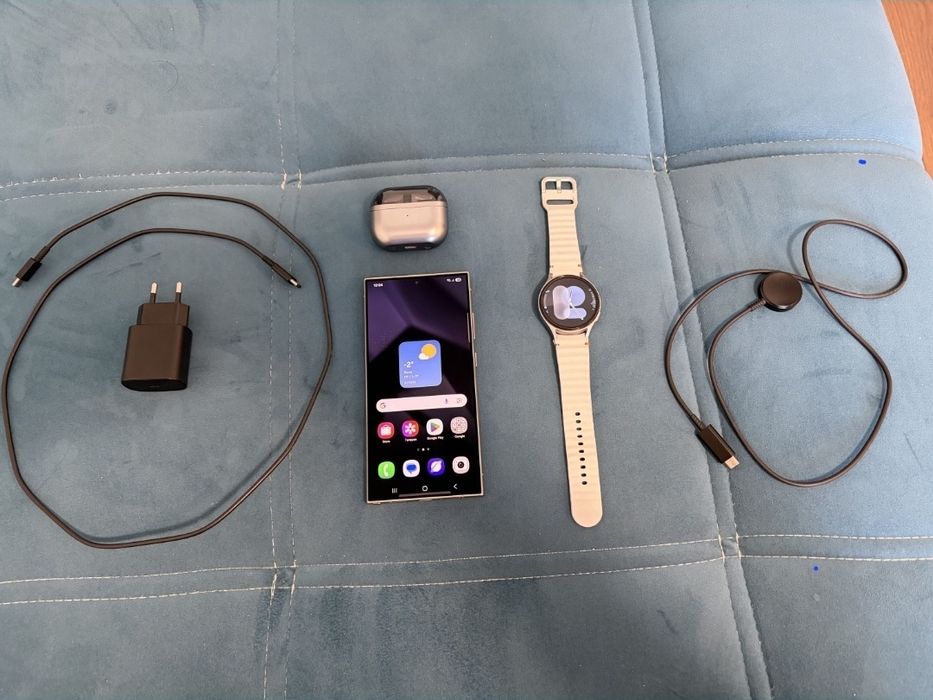 Samsung s 23 ultra and Samsung Galaxy Watch 6 Classic 43mm Silver (SM-