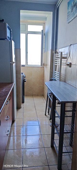 Inchiriez apartament cu 3 camere in Drumul Taberei!
