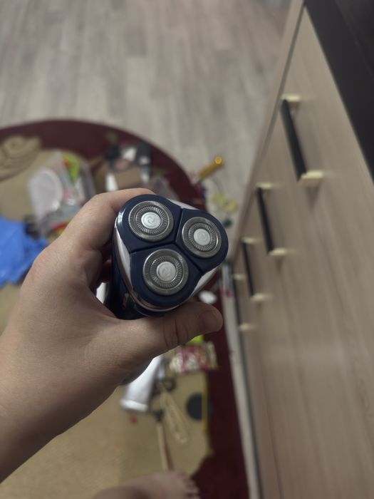 Продам электробритву AVON