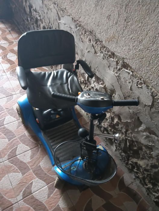 Електрически скутер за възрастни/хора с увреждания