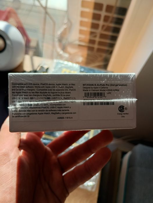 ЧИСТО НОВИ слушалки Apple Airpods pro 2