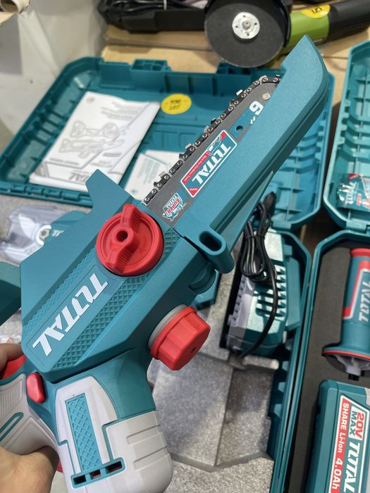 Set scule pe acumulator Total,foarfeca si drujba pomi