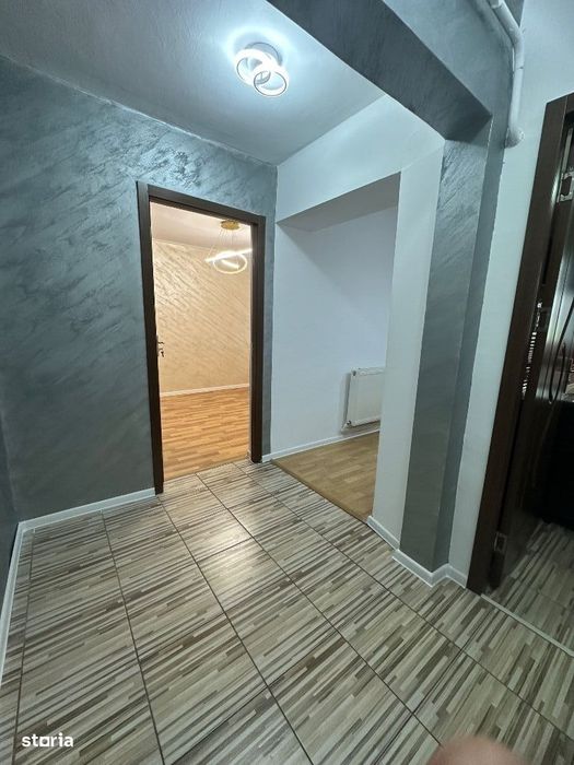De vânzare apartament 3 camere Viziru 1 etaj 1 SUPER PRET