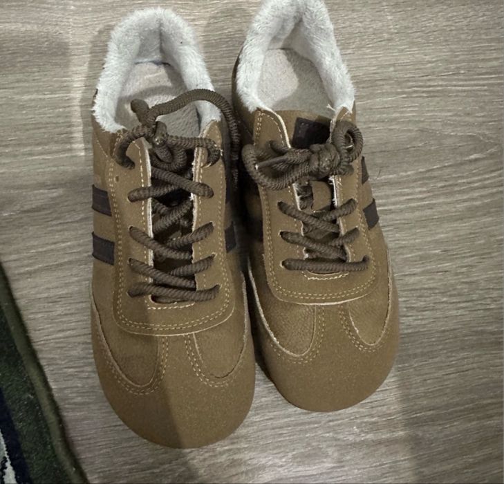 Кроссовки утепленные  размер 36