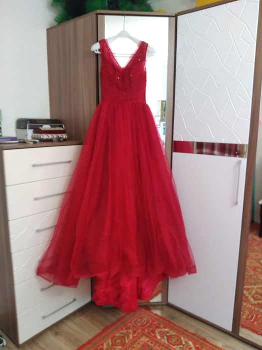 Продам платье новое вечернее