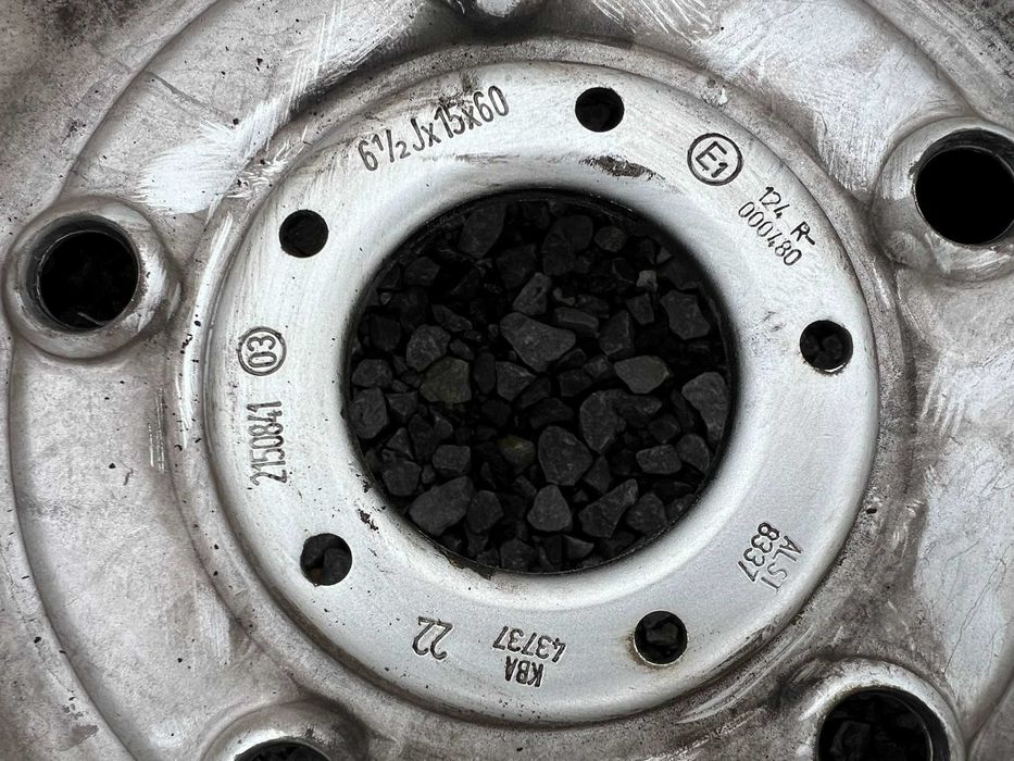 Джанти със зимни гуми Goodyear 215/65/15C DOT4324 oт бус Форд/Ford!!