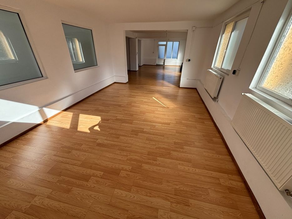 Inchiriez spatiu comercial Floresti 150 mp/parter