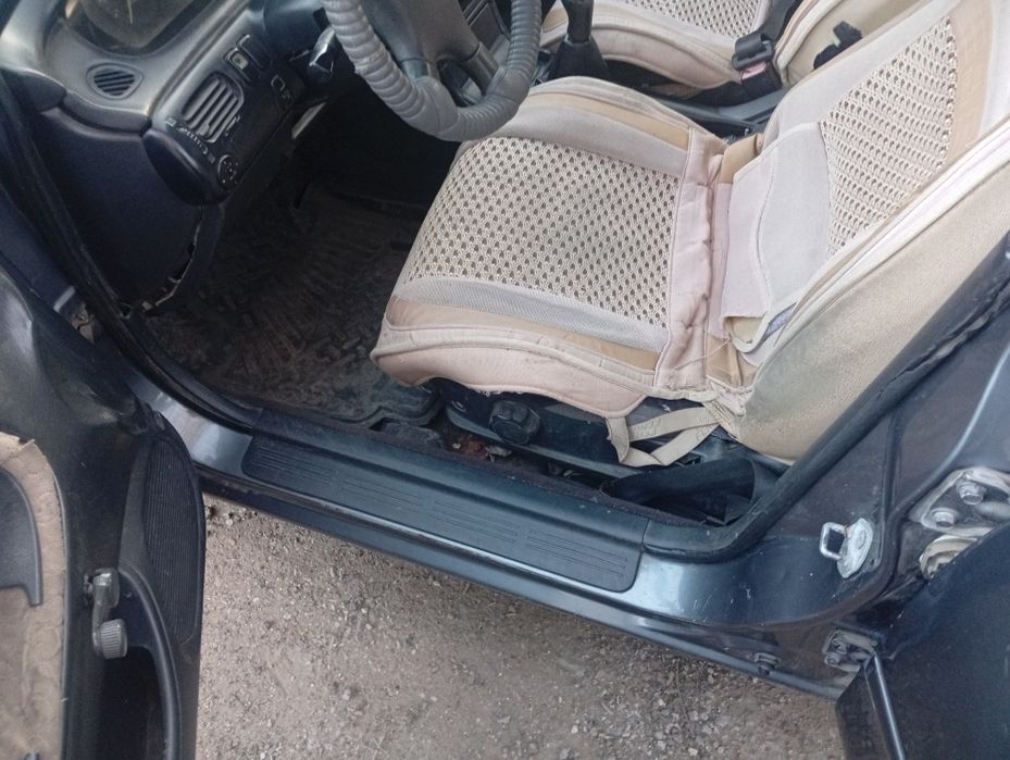 Продам машину mazda 626 Кронос девяносто шестой год.