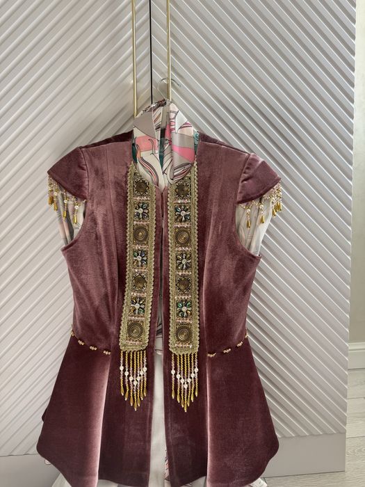 Әдемі тастарымен қолмен жасалған керемет кажекей