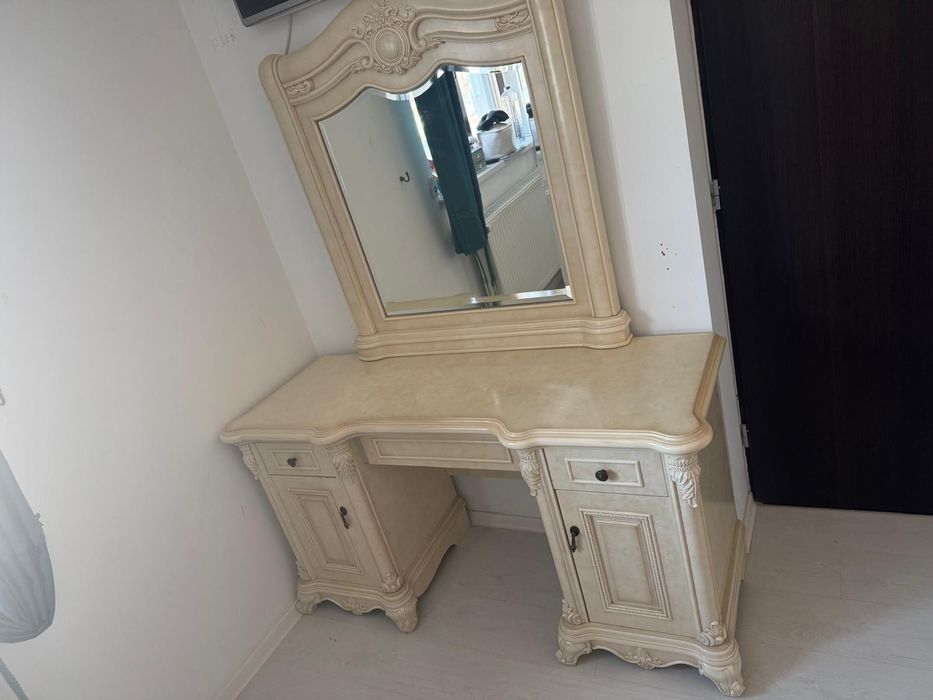 Mobilier de dormitor,lemn masiv