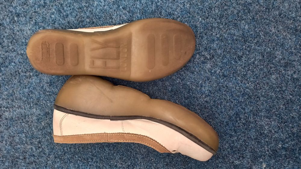 Pantofi Fly London 38