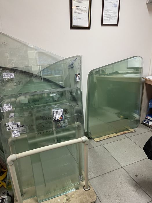 Стекло кабины крановщика