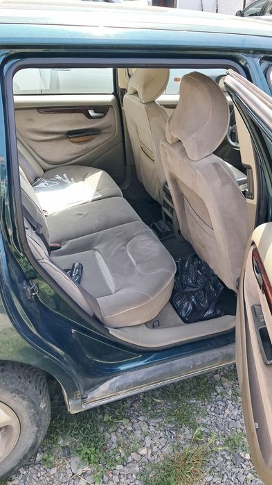 Продавам volvo v70 с проблем в скоростната кутия (ръчна)