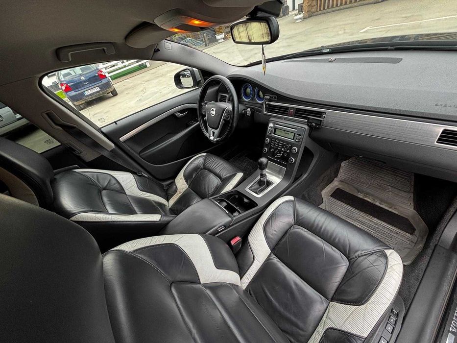 VOLVO V70 2.0d R-Design 2010