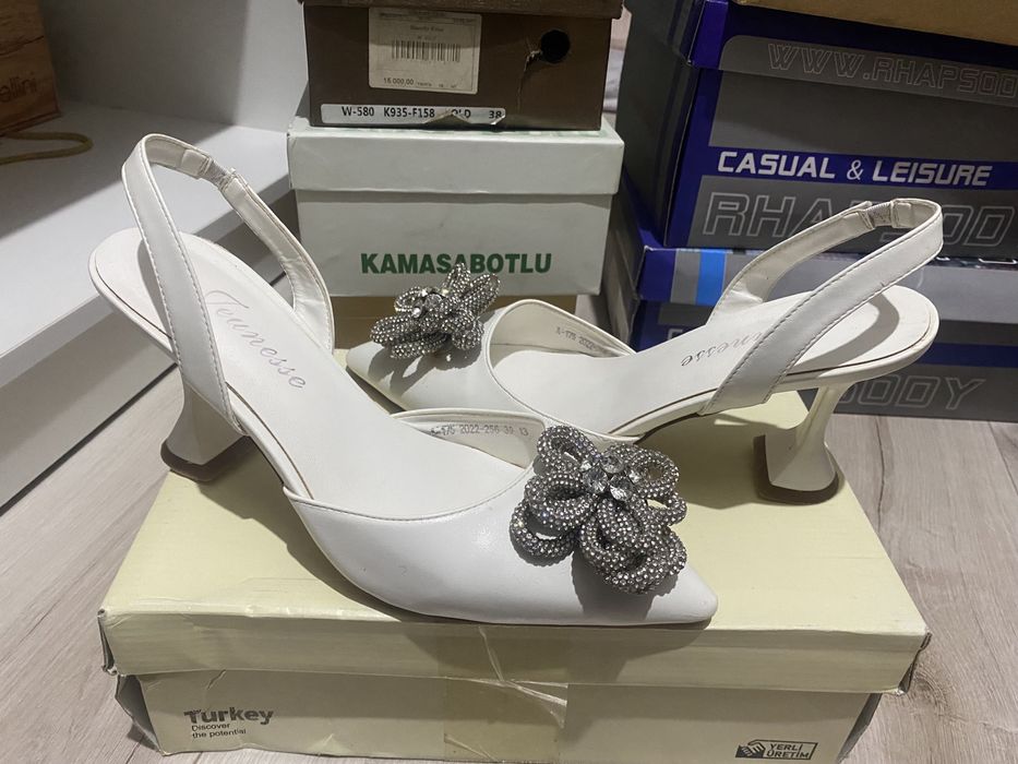 Срочно продаю бу туфельки