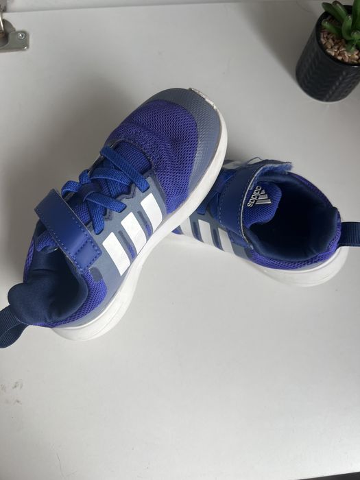 Детски обувки adidas 25,5