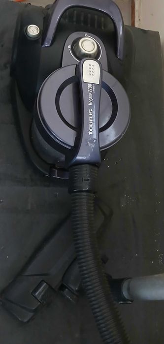 Прахосмукачка TAURUS 2200W