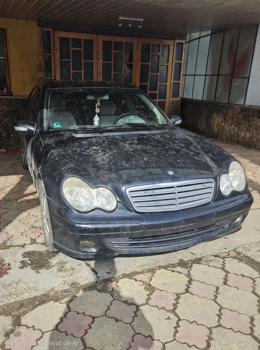 Vând Mercedes c200 2005