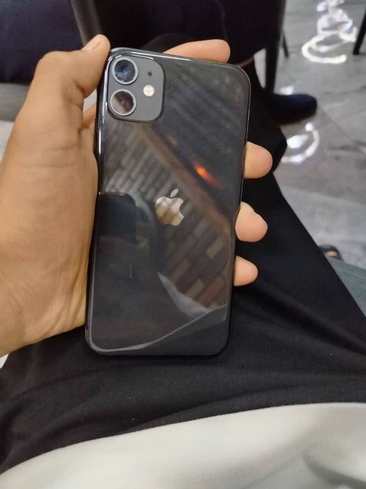 iphone 11.        srocni