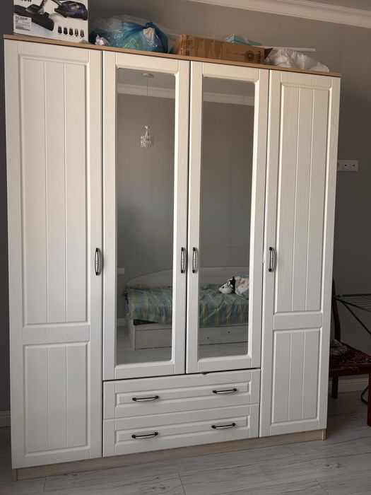 Продам шкаф 4 дверный