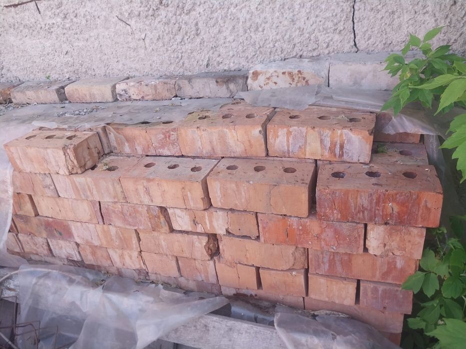 Продам красный обычный кирпич