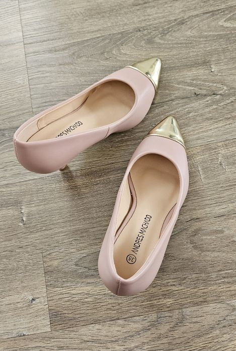 Pantofi nude cu accent auriu, mărimea 35