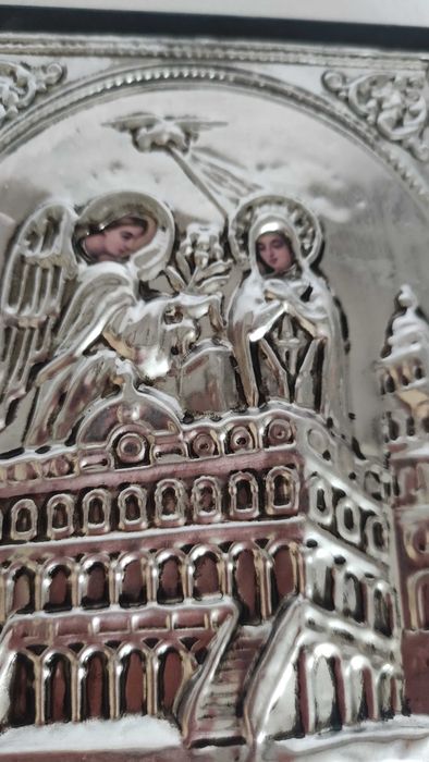 Икони от метал и дърво