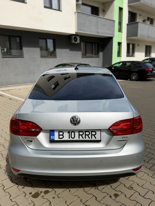 Volkswagen Jetta 1.6 TDi 2012 R-line Euro 5
