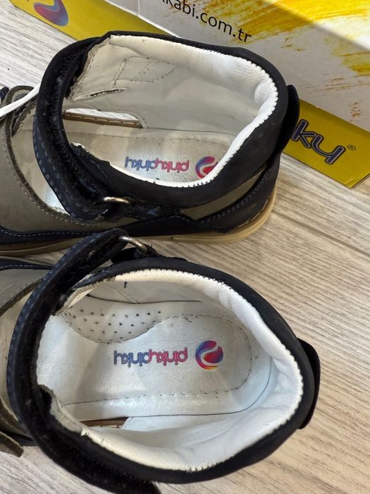 Продаются сандали для мальчика