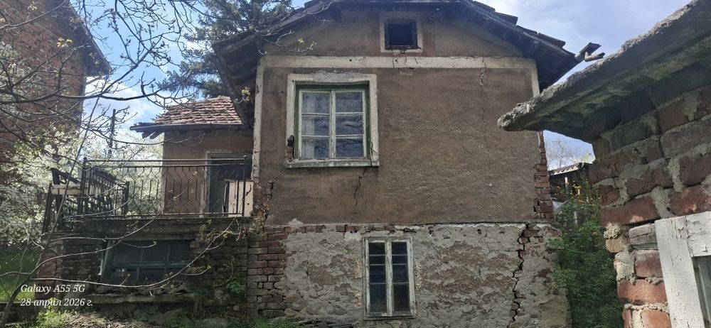 Продавам парцел 870 кв.м